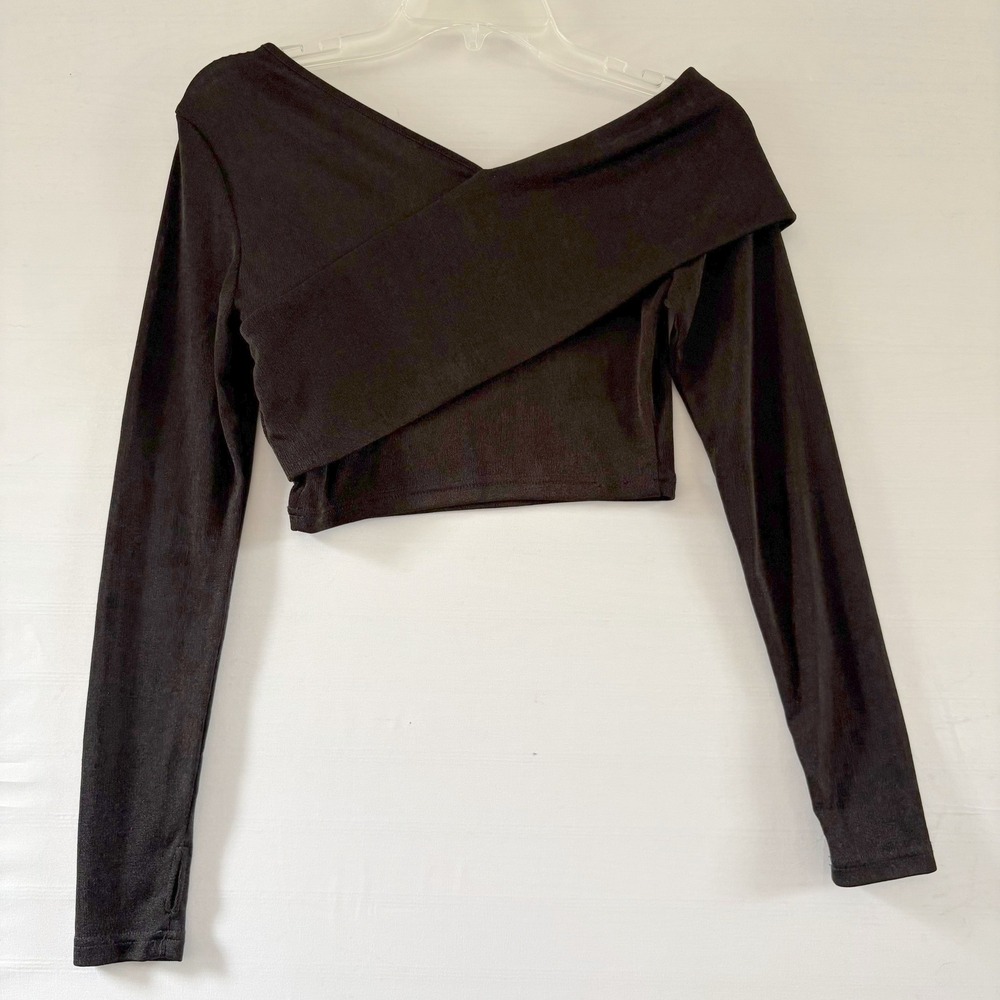 Cider‎ Black Ribbed Crossover Front Long Sleeve Crop Top with Thumbholes Size S